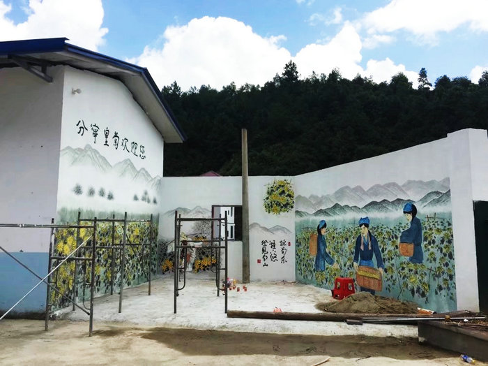 广州佛山手绘涂鸦“文化墙绘”绘出广东美丽乡村新风景